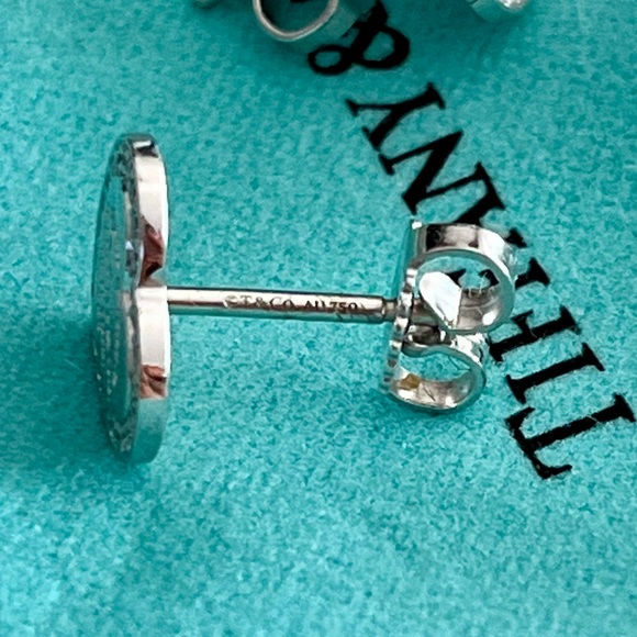 Diamond Return to Tiffany heart earrings - Picture 7 of 7